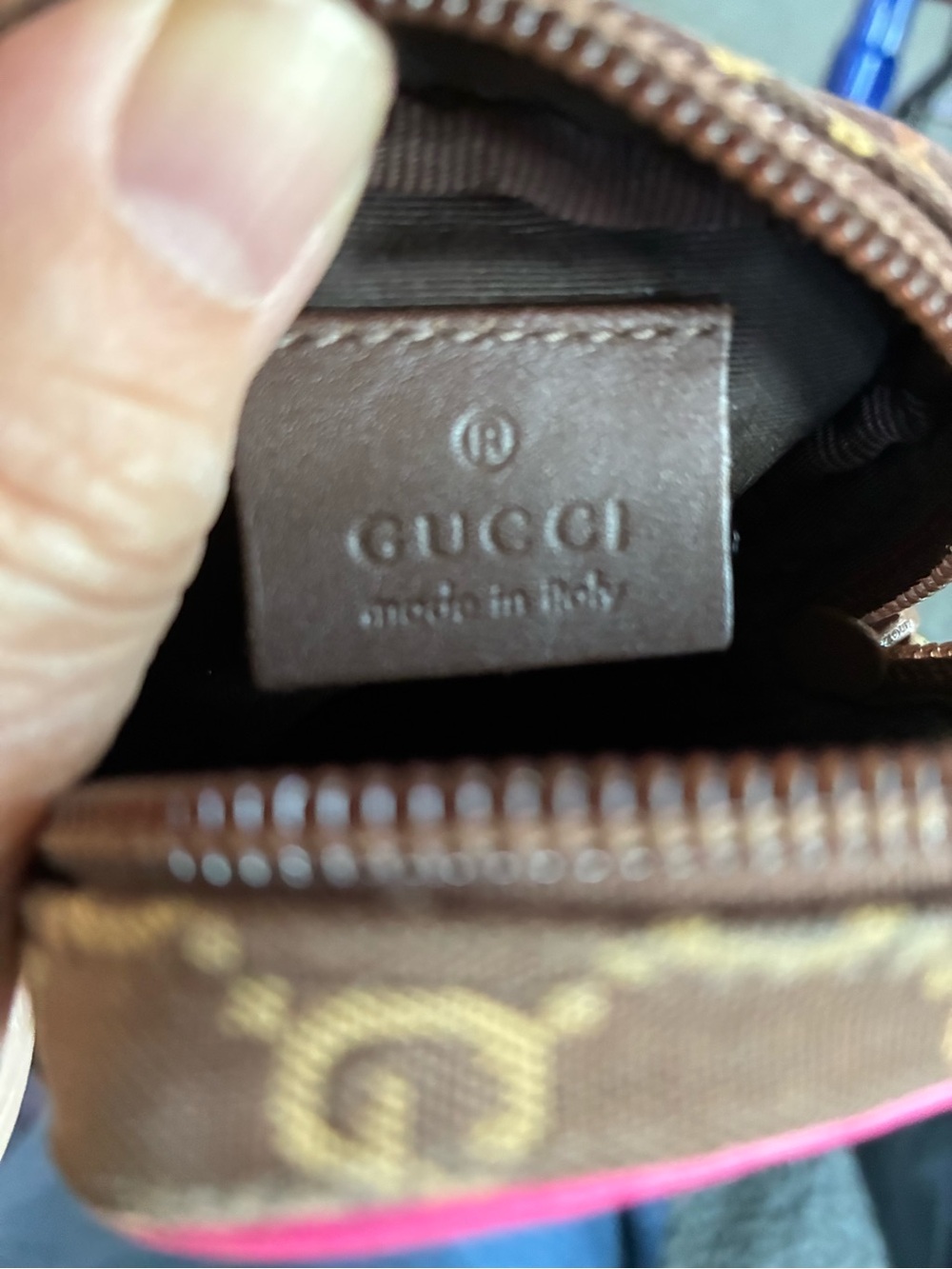 Gucci Brown Monogram Pouch with Fuchsia Trim and Tassel - Picture 4 of 10